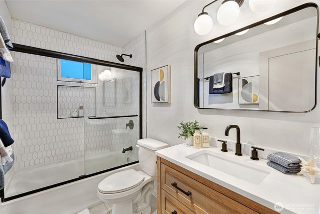 6346 26th Avenue SW, Seattle, WA 98106