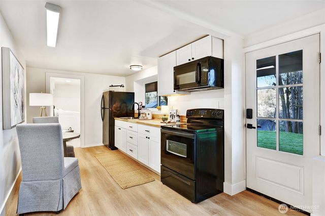 6346 26th Avenue SW, Seattle, WA 98106