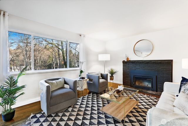 6346 26th Avenue SW, Seattle, WA 98106