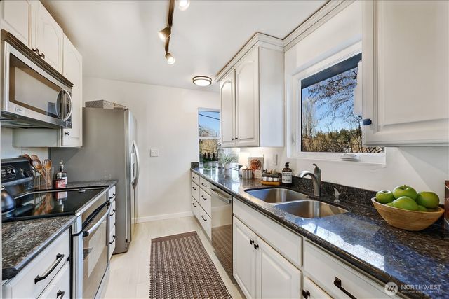 6346 26th Avenue SW, Seattle, WA 98106