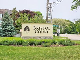500 Thames Parkway 2K, Park Ridge, IL 60068