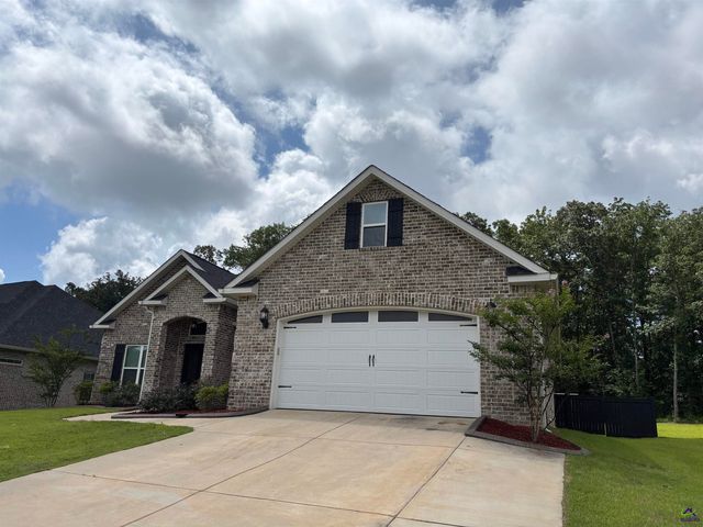 400 Rustic Live Oak Trail, Bonaire, GA 31005