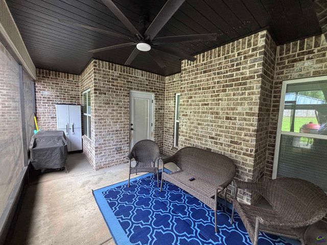 400 Rustic Live Oak Trail, Bonaire, GA 31005