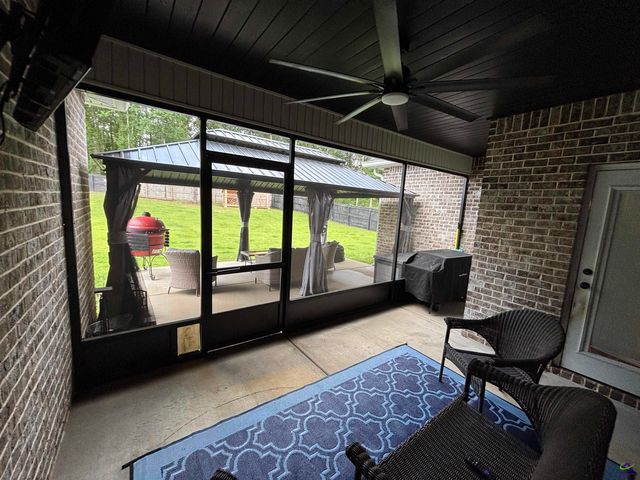 400 Rustic Live Oak Trail, Bonaire, GA 31005