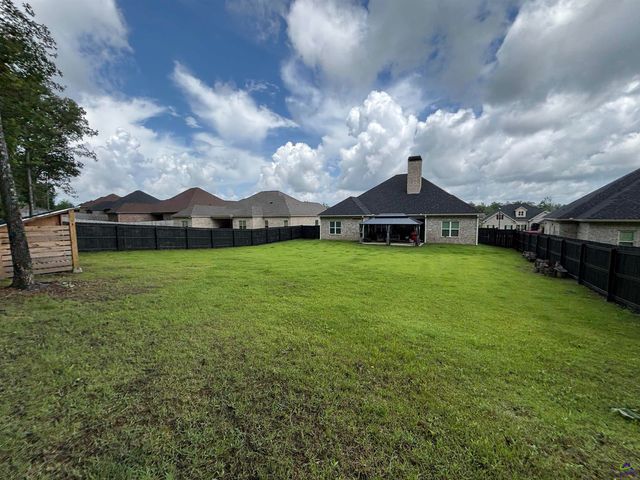 400 Rustic Live Oak Trail, Bonaire, GA 31005