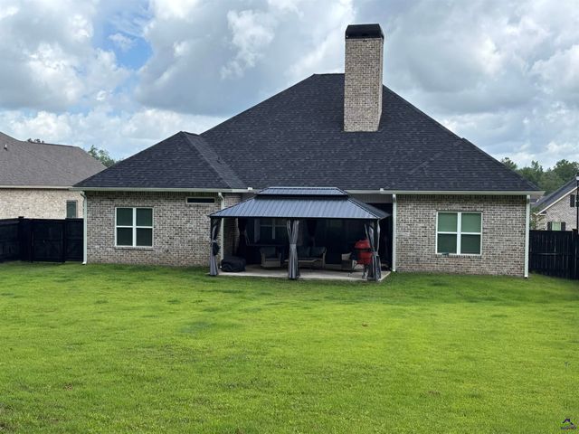 400 Rustic Live Oak Trail, Bonaire, GA 31005