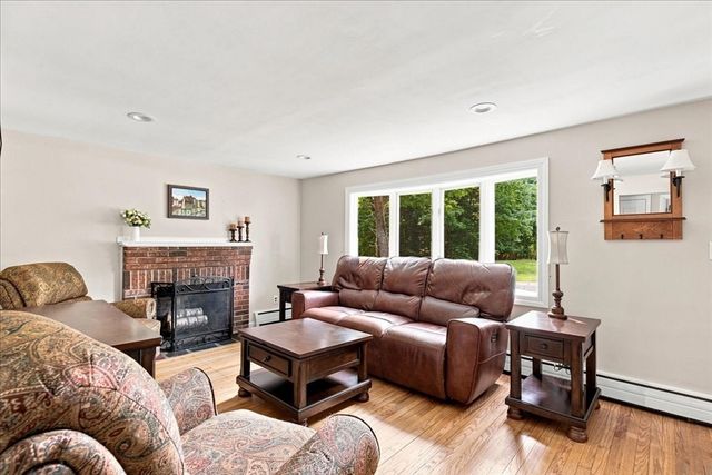 259 Water St, Hanover, MA 02339