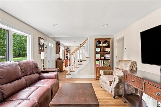 259 Water St, Hanover, MA 02339