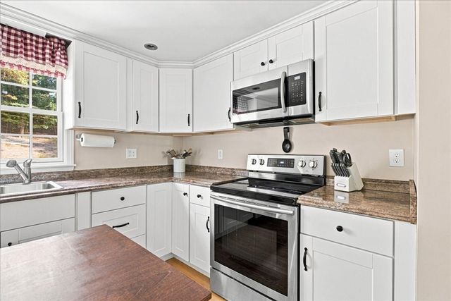 259 Water St, Hanover, MA 02339