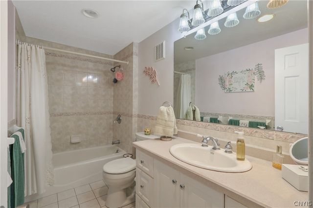 222 Lillian Avenue 24, Syracuse, NY 13206