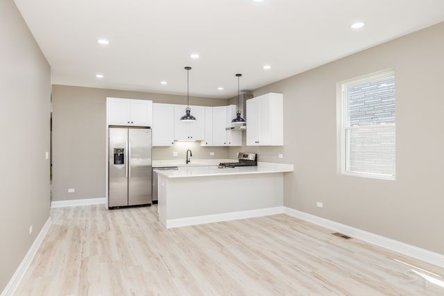 1044 N Springfield Avenue 1, Chicago, IL 60651