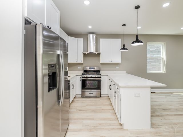 1044 N Springfield Avenue 1, Chicago, IL 60651