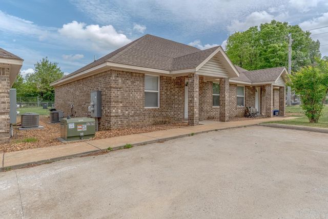 1012 N Main St, Jonesboro, AR 72401