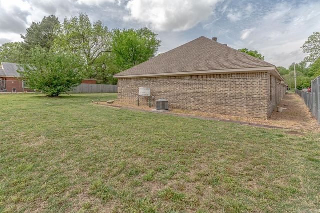 1012 N Main St, Jonesboro, AR 72401