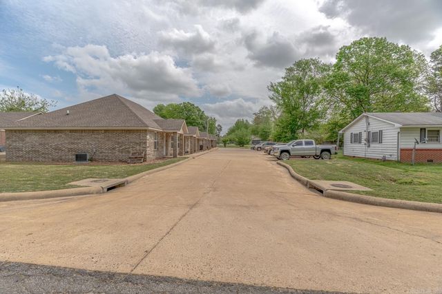 1012 N Main St, Jonesboro, AR 72401
