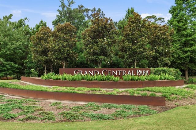 168 Skybranch Drive, Conroe, TX 77304