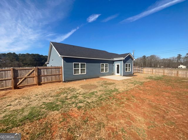 104 Charlie Fuller Road, Grantville, GA 30220