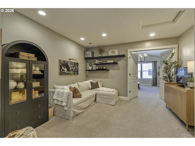 2084 Se 48TH Ave, Hillsboro, OR 97123