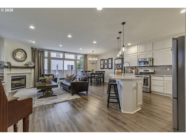 2084 Se 48TH Ave, Hillsboro, OR 97123