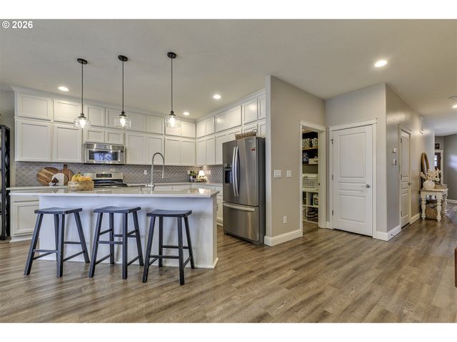 2084 Se 48TH Ave, Hillsboro, OR 97123