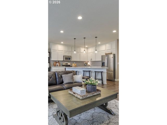 2084 Se 48TH Ave, Hillsboro, OR 97123