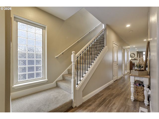 2084 Se 48TH Ave, Hillsboro, OR 97123