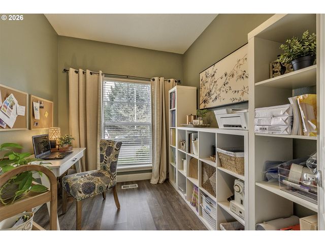 2084 Se 48TH Ave, Hillsboro, OR 97123