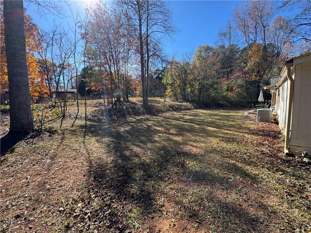 5115 W Holiday SE Court, Acworth, GA 30102