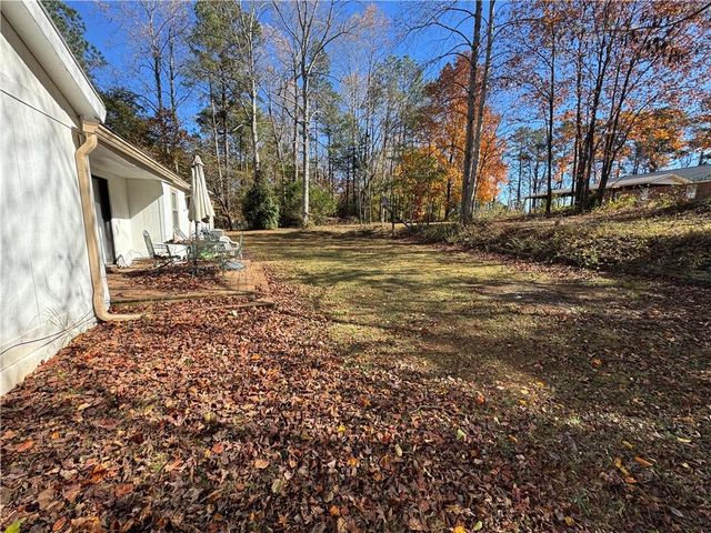 5115 W Holiday SE Court, Acworth, GA 30102