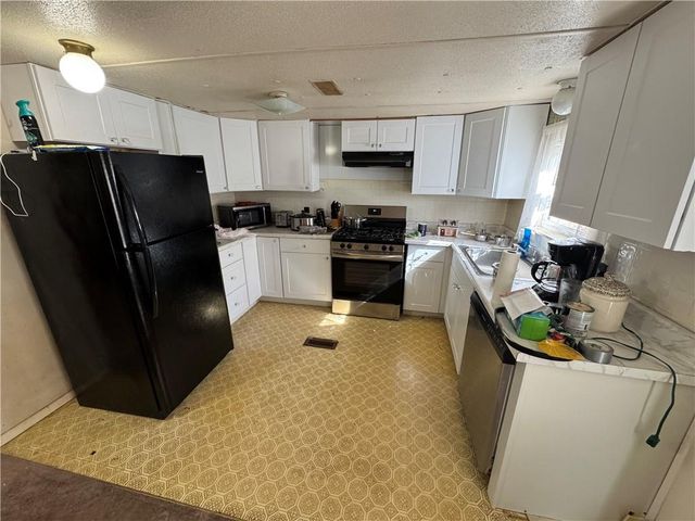 5115 W Holiday SE Court, Acworth, GA 30102