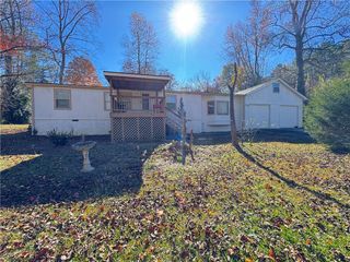 5115 W Holiday SE Court, Acworth, GA 30102