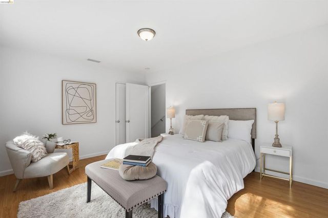 6914 Outlook Ave, Oakland, CA 94605