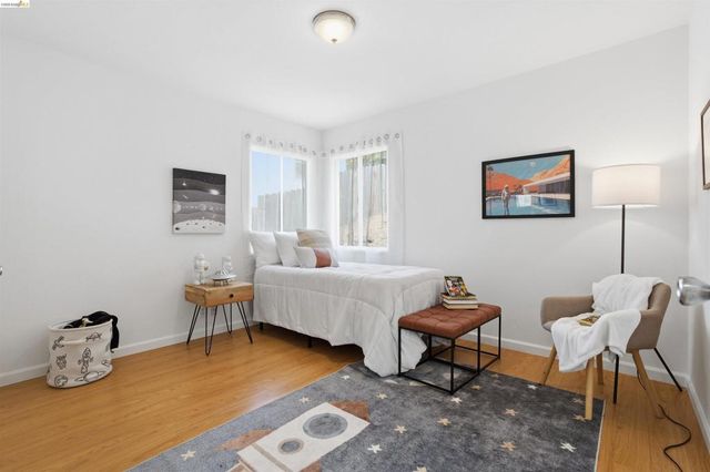 6914 Outlook Ave, Oakland, CA 94605