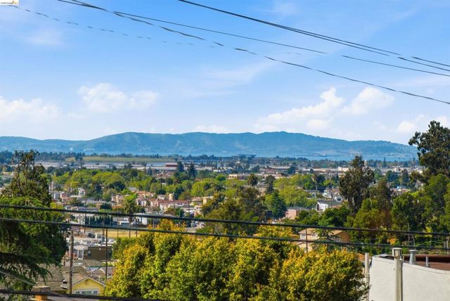6914 Outlook Ave, Oakland, CA 94605