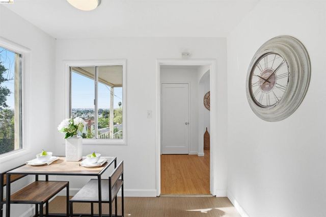 6914 Outlook Ave, Oakland, CA 94605