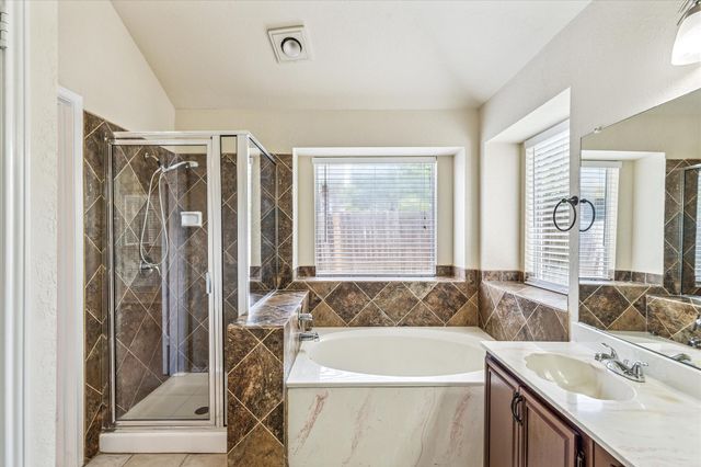 5219 Tennis Villa Drive, Arlington, TX 76017