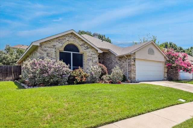 5219 Tennis Villa Drive, Arlington, TX 76017