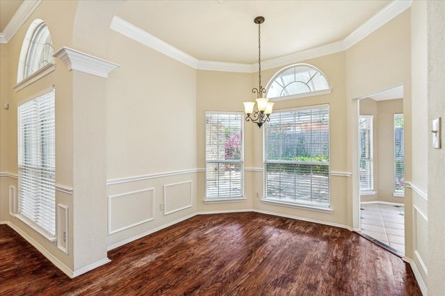 5219 Tennis Villa Drive, Arlington, TX 76017