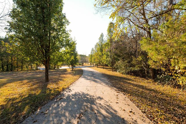 575 Haywood Rd, Pulaski, TN 38478