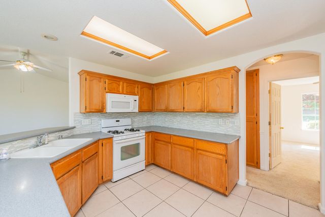 188 Woodcliff Drive, Redding, CA 96003