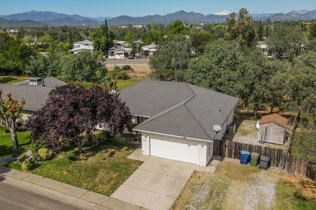 188 Woodcliff Drive, Redding, CA 96003
