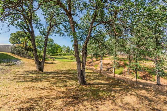 188 Woodcliff Drive, Redding, CA 96003