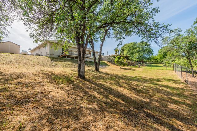 188 Woodcliff Drive, Redding, CA 96003
