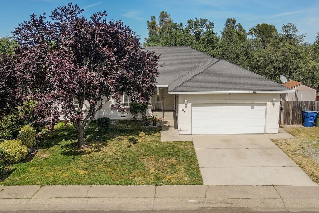 188 Woodcliff Drive, Redding, CA 96003