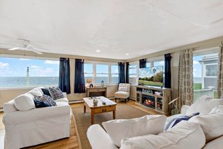 125 Seaview Dr, Plymouth, MA 02360
