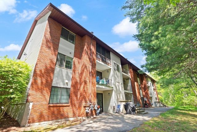 1510 Skyline Dr 12, Lowell, MA 01854