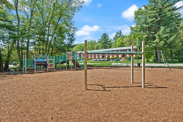 1510 Skyline Dr 12, Lowell, MA 01854
