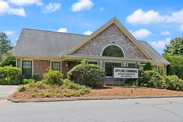 1510 Skyline Dr 12, Lowell, MA 01854