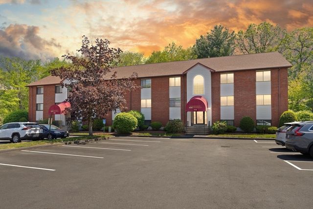 1510 Skyline Dr 12, Lowell, MA 01854