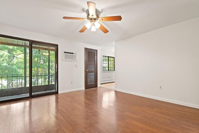 1510 Skyline Dr 12, Lowell, MA 01854